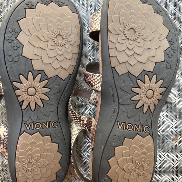 Vionic Amber Sandal Orthaheel Supportive Technology in Crocodile Skin LK NEW 8.5 - Picture 8 of 15